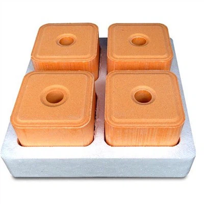 Kor och får slickar tegelstenar